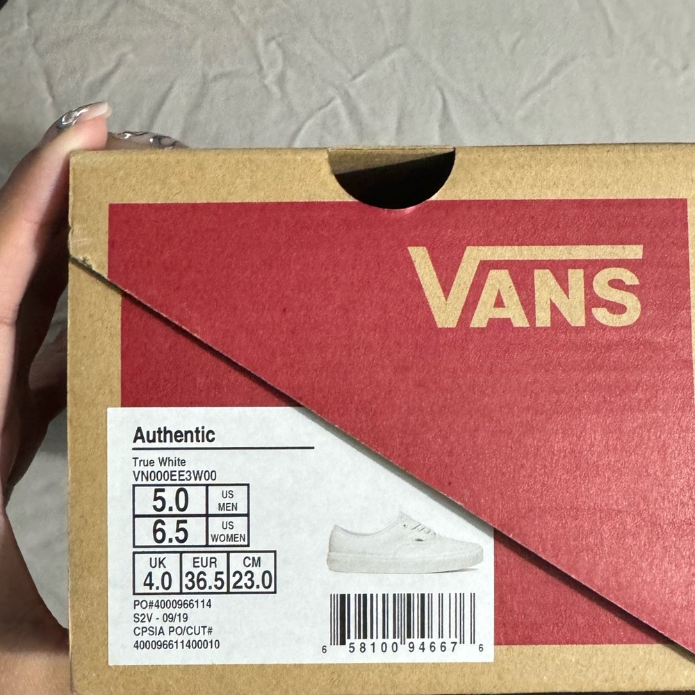 Vans - Picture 3 of 3